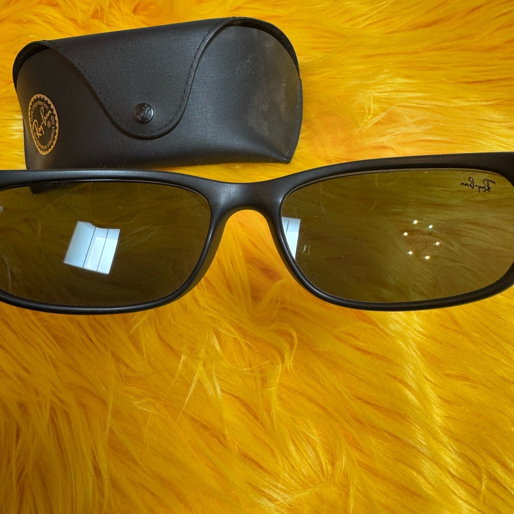 Ray-Ban Black Sunglasses with Case predator unisex - Picture 6 of 6